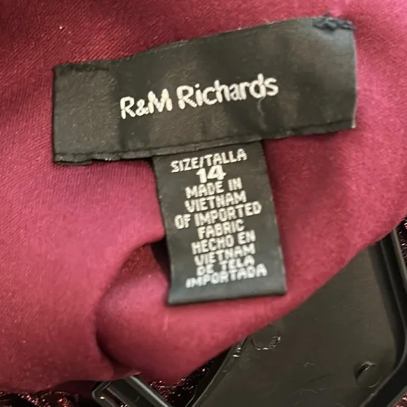 R & M Richards Burgundy gown - Picture 7 of 9